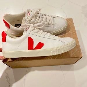 Veja esplar low logo leather sneakers